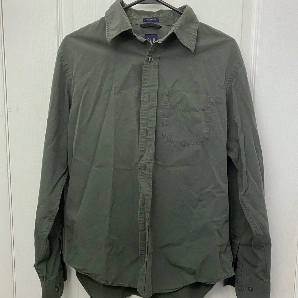 GAP Classic Fit Sz M